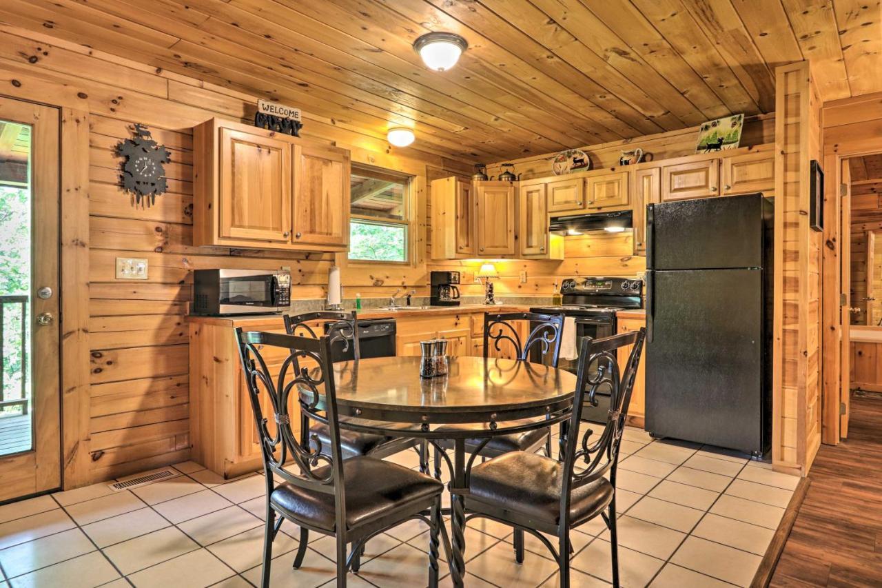Cabin With Deck And Fireplace Less Than 3 Mi To Dollywood! Пиджен-Фордж Экстерьер фото